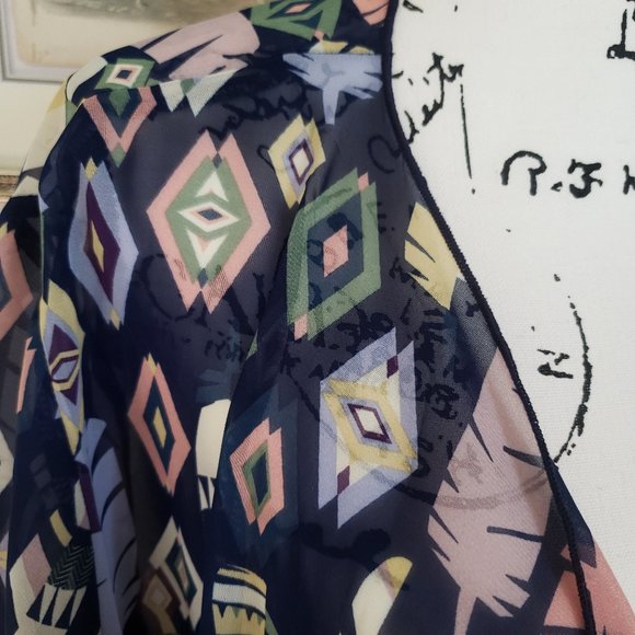 Lularoe Shirley - Picture 2 of 4